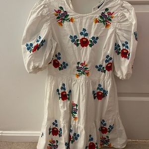Embroidered puff sleeve dress